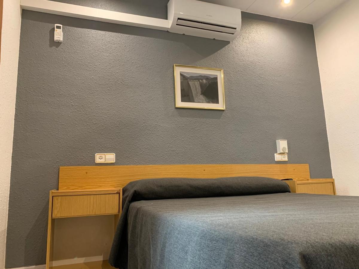Hostal Tarres Angles ภายนอก รูปภาพ