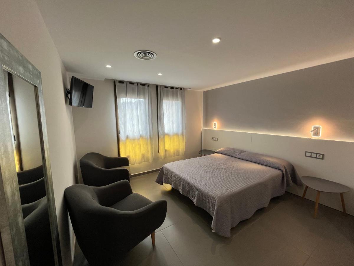 Hostal Tarres Angles ภายนอก รูปภาพ