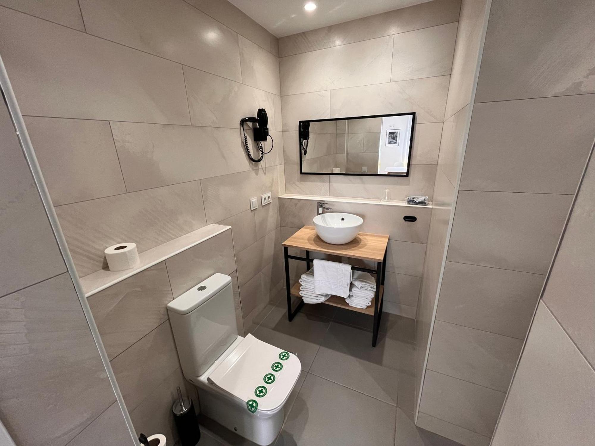 Hostal Tarres Angles ภายนอก รูปภาพ