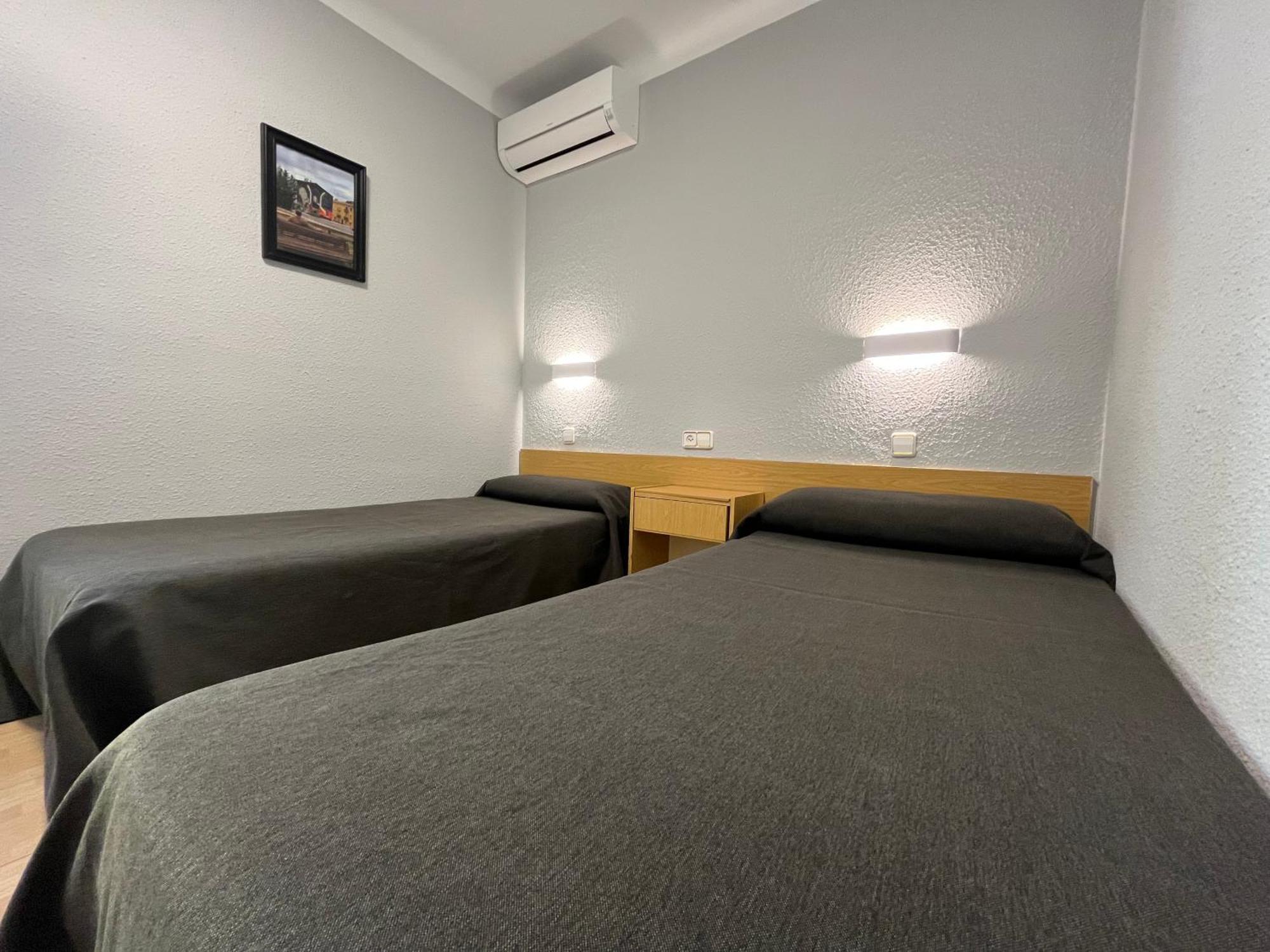 Hostal Tarres Angles ภายนอก รูปภาพ