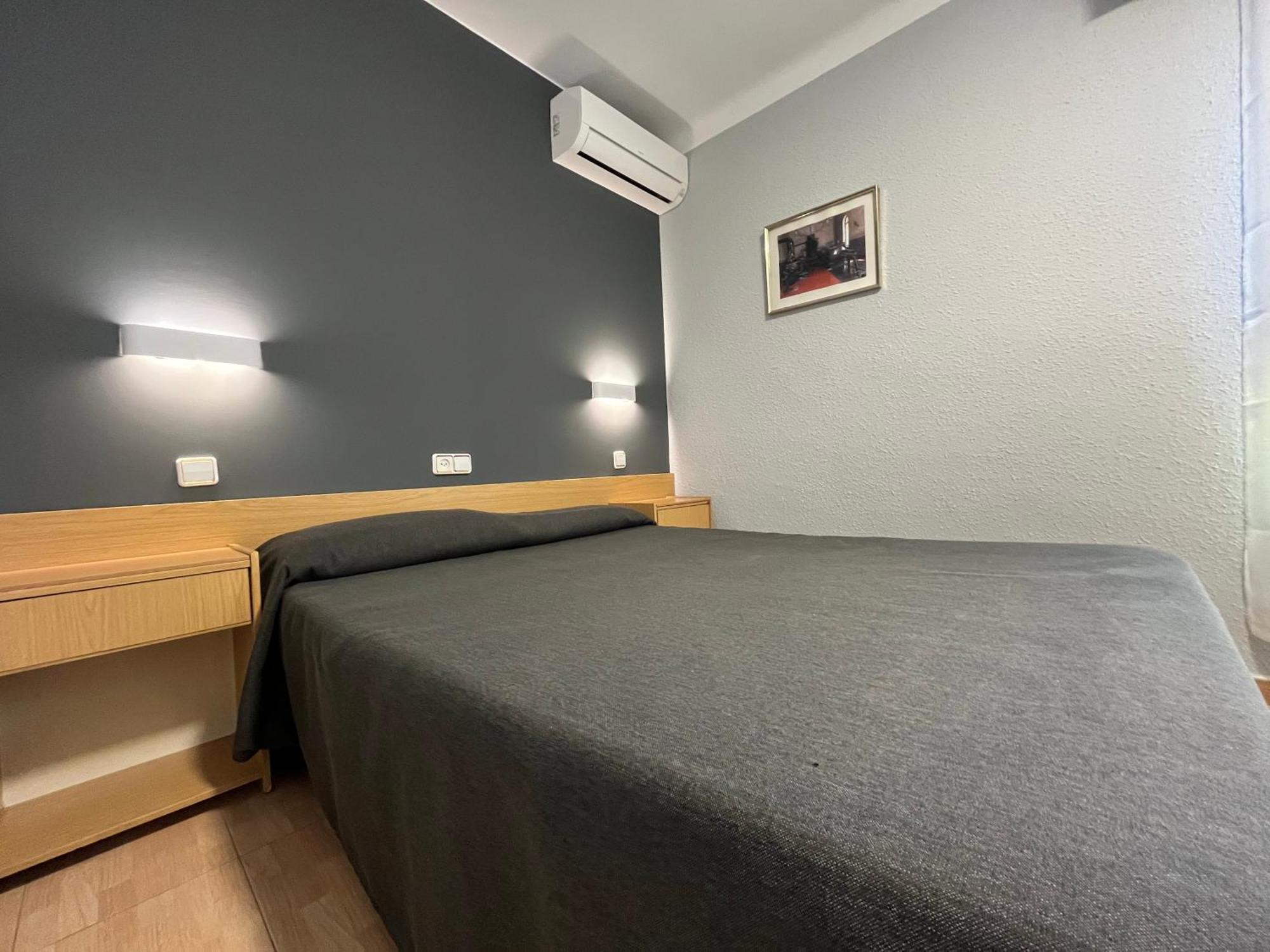 Hostal Tarres Angles ภายนอก รูปภาพ