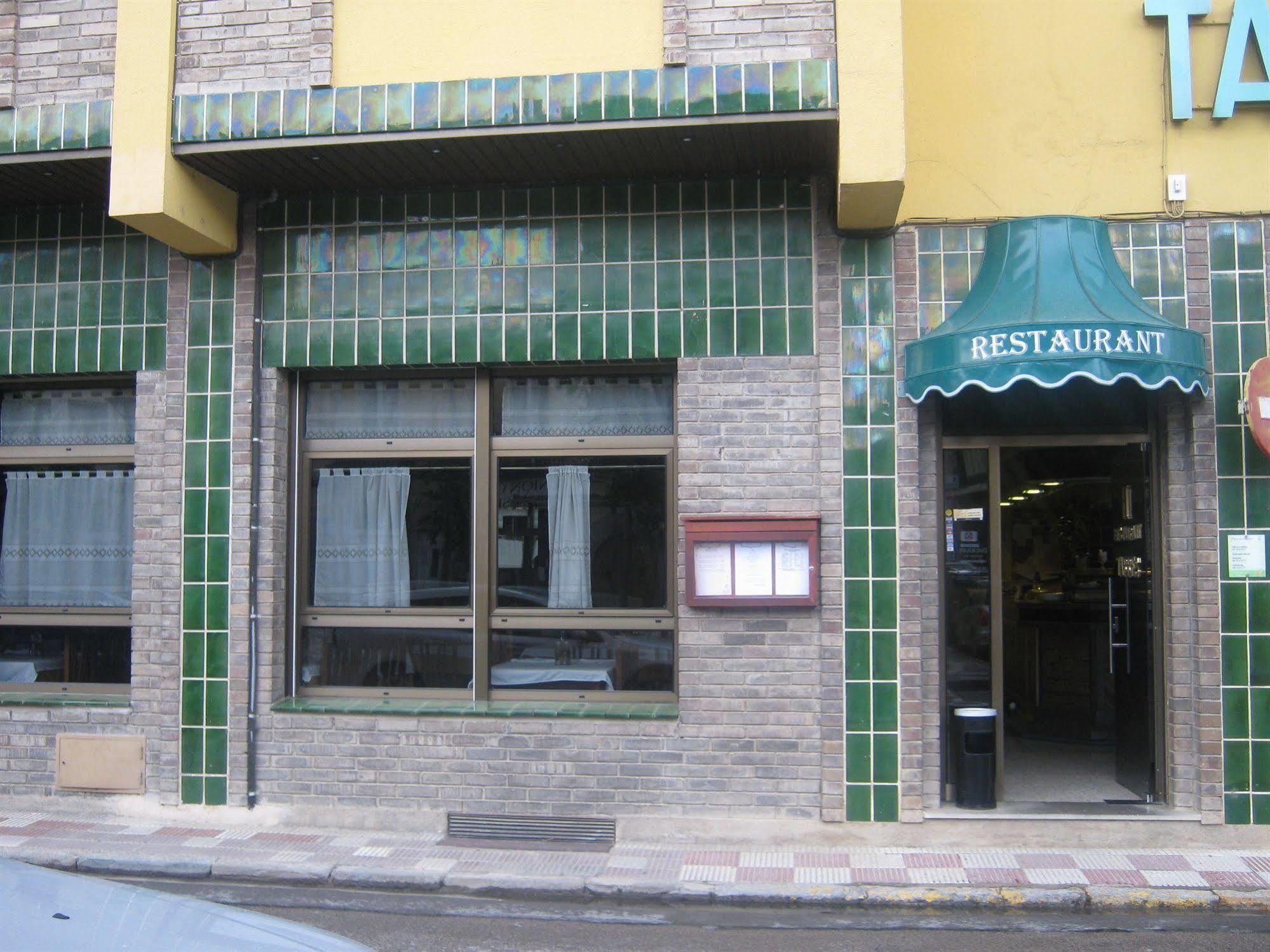 Hostal Tarres Angles ภายนอก รูปภาพ